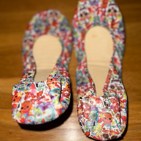Colorful Skull Patterned Flats - Picture 3 of 6